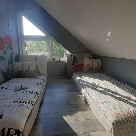 Zacisze 12 *